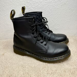 Dr. Martens Unisex Black Leather Boots Sz Youth Boys 4 / Girls 5 / EU 36 1460 J